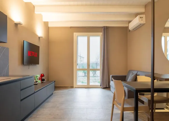 Eliseo Πανσιόν Μόντενα